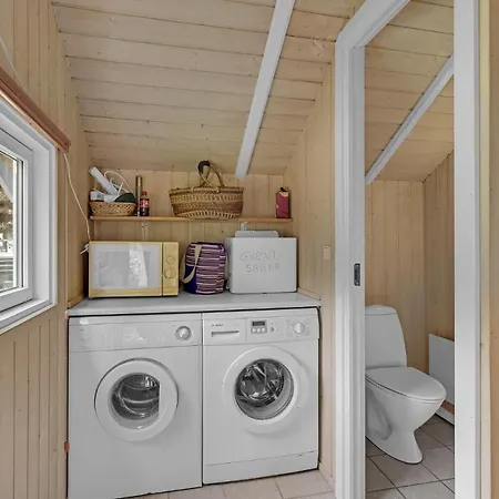 Casa de Férias Amazing In With Sauna Nordenbro Vesteregn